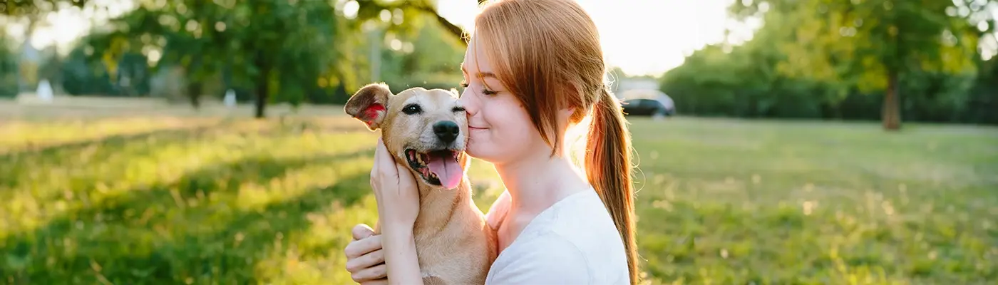 girl_with_dog